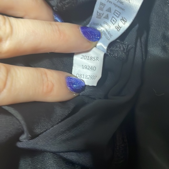 Spanx Faux Leather Camo Leggings in Matte Black Camo XL Shapewear - Picture 7 of 10